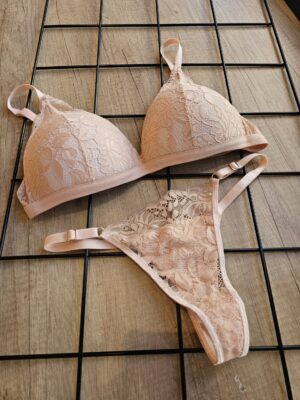 Conjunto Dora