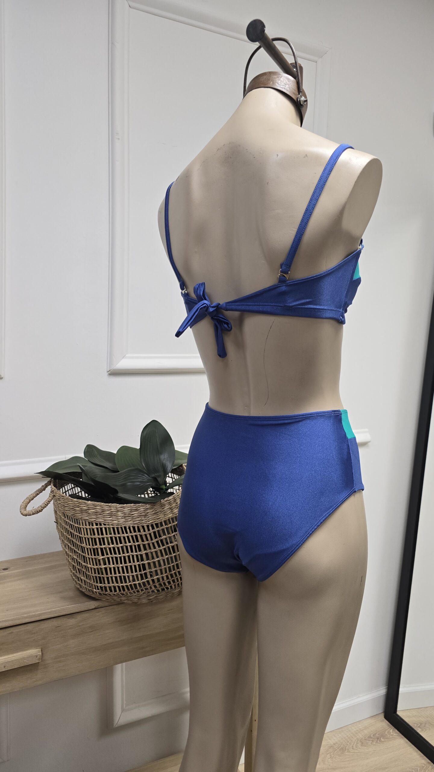 Bikini Dante - Imagen 4