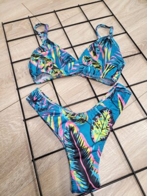 Bikini Nia
