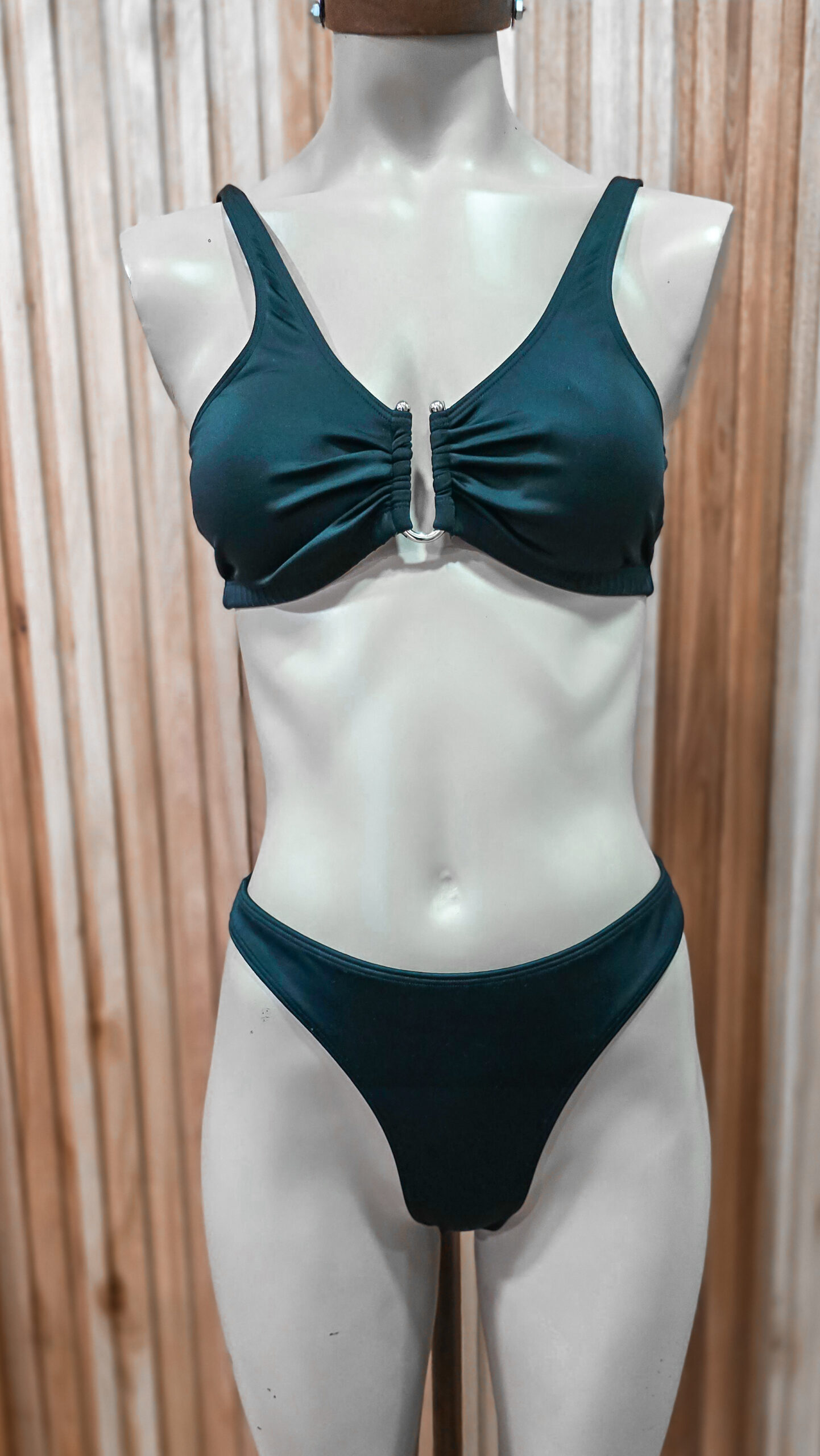 Bikini Hale - Imagen 4