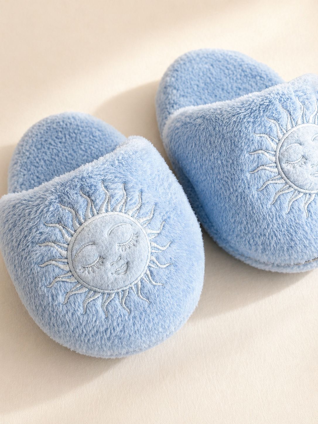 Pantuflas Mundial: Sol Celeste - Imagen 3